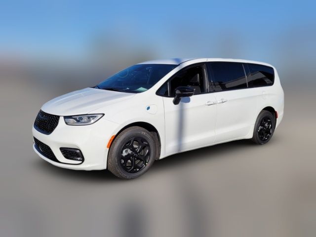 2024 Chrysler Pacifica Hybrid S Appearance Pkg