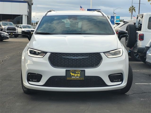 2024 Chrysler Pacifica Hybrid Premium S Appearance Pkg