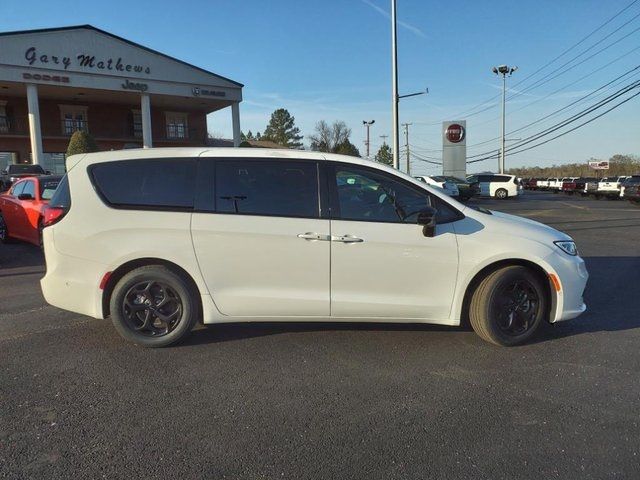 2024 Chrysler Pacifica Hybrid S Appearance Pkg