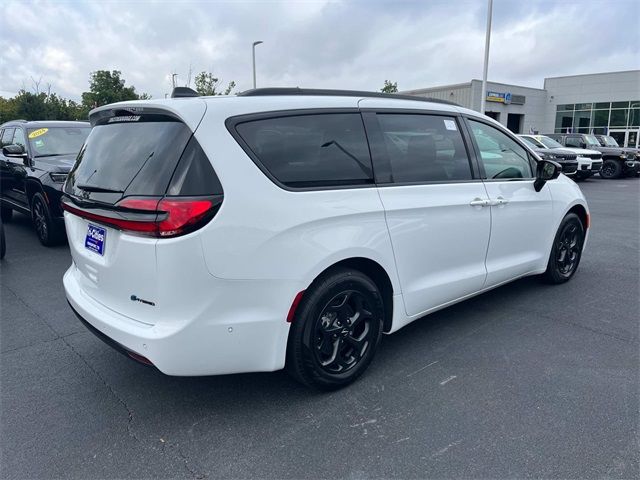 2024 Chrysler Pacifica Hybrid Premium S Appearance Pkg