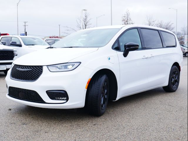 2024 Chrysler Pacifica Hybrid S Appearance Pkg