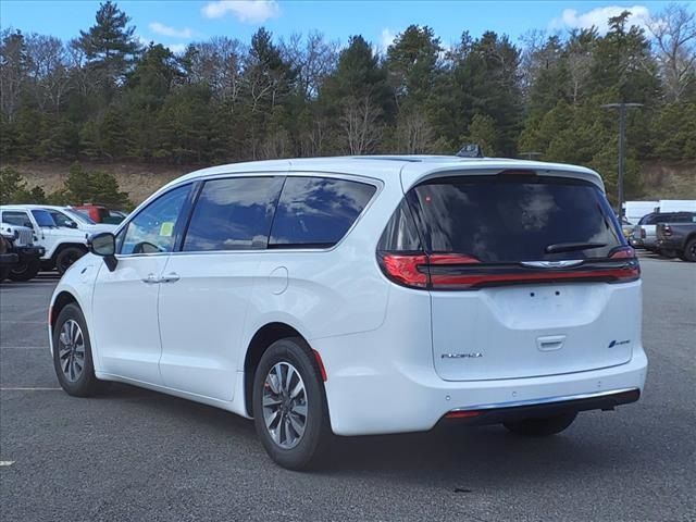 2024 Chrysler Pacifica Hybrid Select