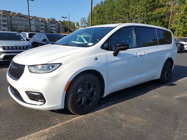 2024 Chrysler Pacifica Hybrid S Appearance Pkg