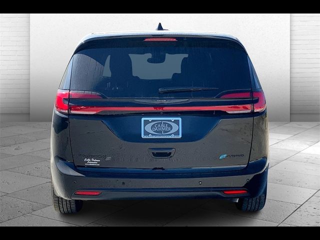 2024 Chrysler Pacifica Hybrid S Appearance Pkg