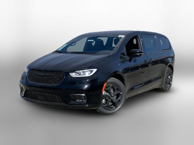 2024 Chrysler Pacifica Hybrid S Appearance Pkg