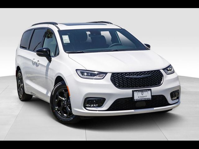 2024 Chrysler Pacifica Hybrid Premium S Appearance Pkg