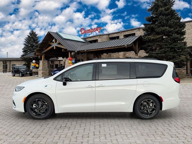 2024 Chrysler Pacifica Hybrid Premium S Appearance Pkg