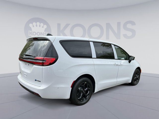 2024 Chrysler Pacifica Hybrid S Appearance Pkg