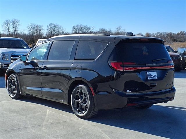 2024 Chrysler Pacifica Hybrid Premium S Appearance Pkg