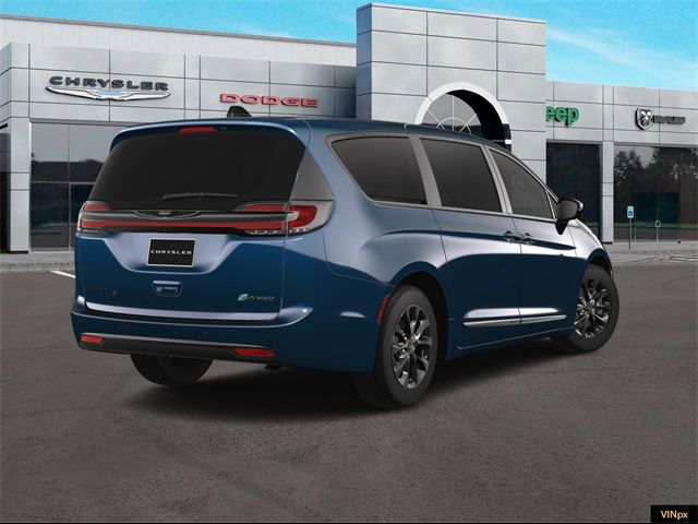 2024 Chrysler Pacifica Hybrid S Appearance Pkg