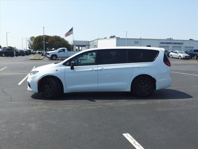 2024 Chrysler Pacifica Hybrid S Appearance Pkg