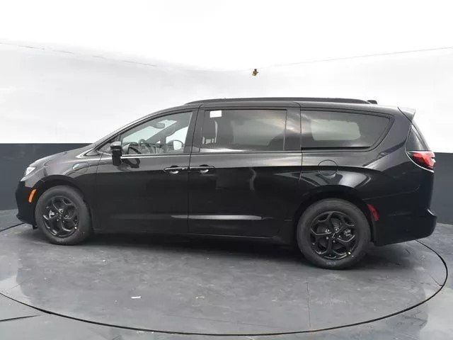 2024 Chrysler Pacifica Hybrid S Appearance Pkg