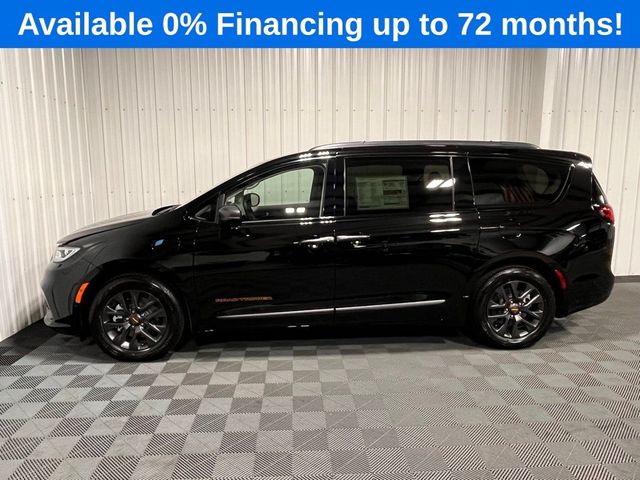 2024 Chrysler Pacifica Hybrid Road Tripper