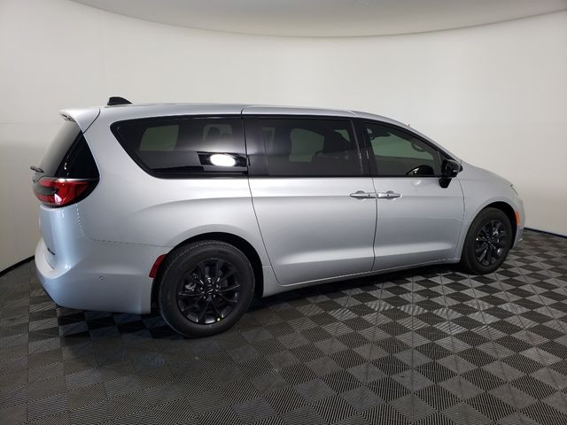 2024 Chrysler Pacifica Hybrid S Appearance Pkg