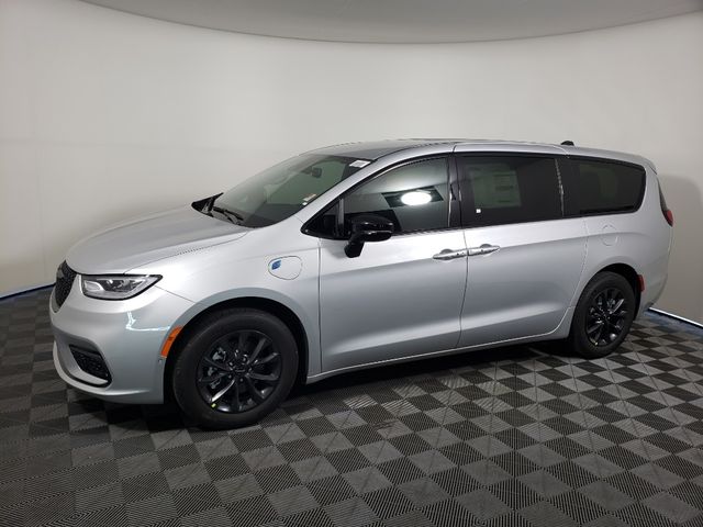 2024 Chrysler Pacifica Hybrid S Appearance Pkg