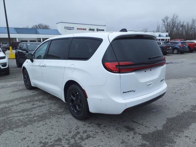 2024 Chrysler Pacifica Hybrid S Appearance Pkg