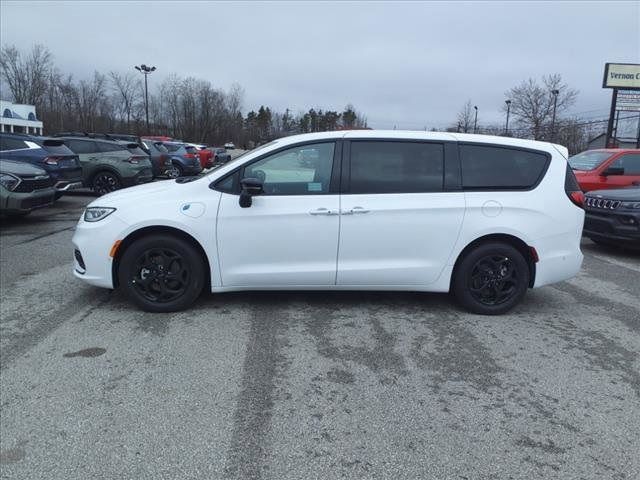 2024 Chrysler Pacifica Hybrid S Appearance Pkg