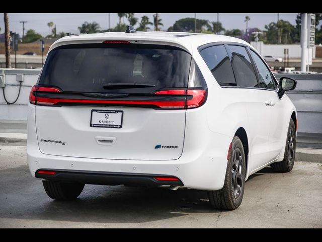 2024 Chrysler Pacifica Hybrid S Appearance Pkg