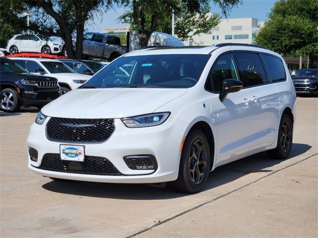 2024 Chrysler Pacifica Hybrid Premium S Appearance Pkg