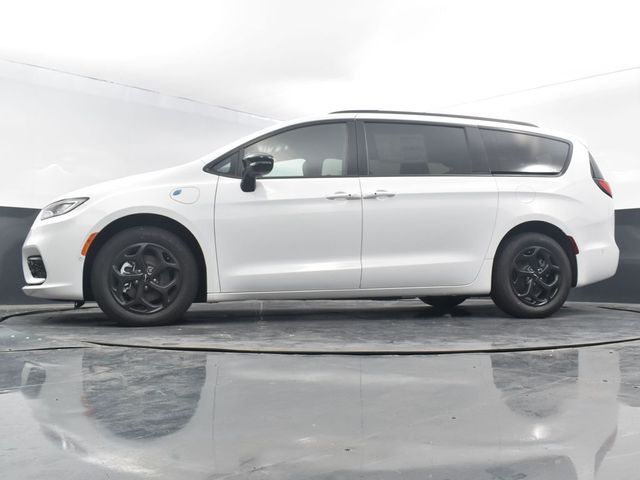 2024 Chrysler Pacifica Hybrid Premium S Appearance Pkg