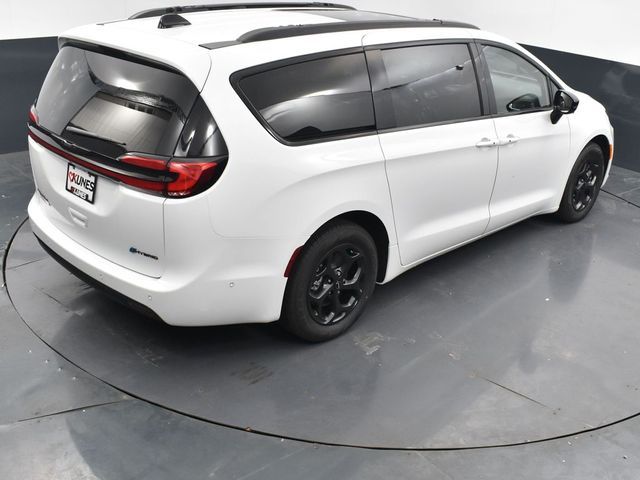 2024 Chrysler Pacifica Hybrid Premium S Appearance Pkg