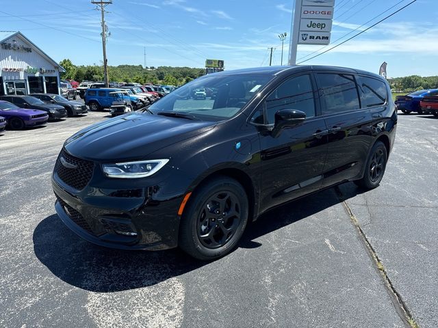 2024 Chrysler Pacifica Hybrid S Appearance Pkg