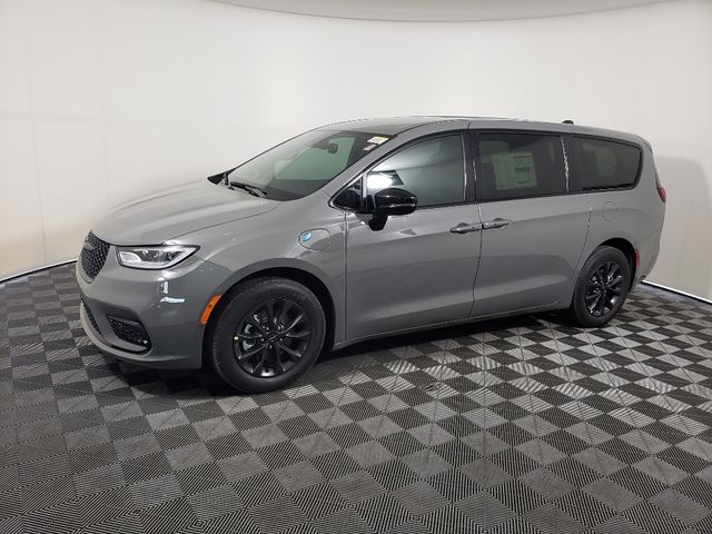 2024 Chrysler Pacifica Hybrid S Appearance Pkg