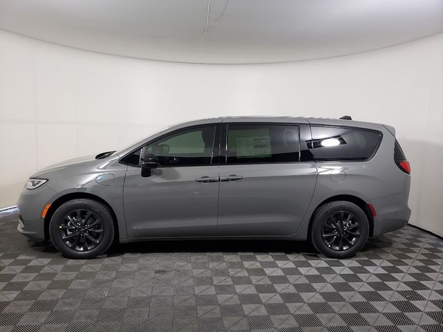 2024 Chrysler Pacifica Hybrid S Appearance Pkg