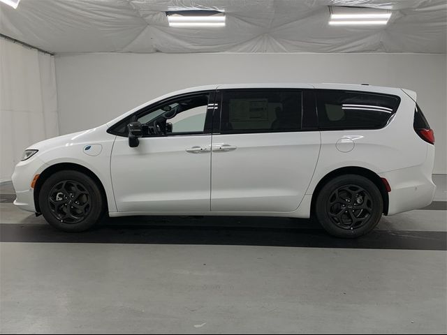 2024 Chrysler Pacifica Hybrid S Appearance Pkg