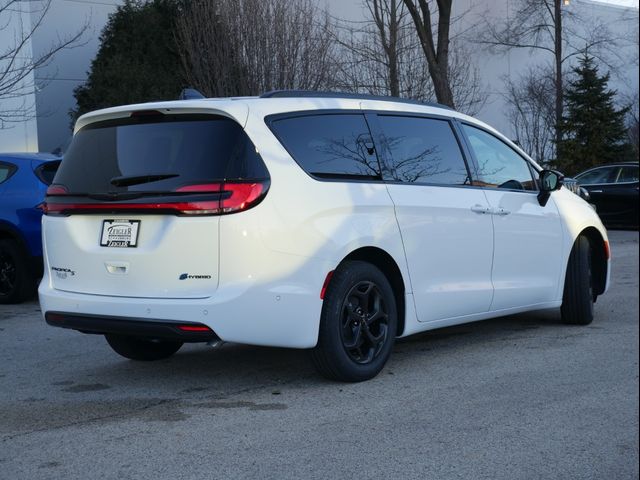 2024 Chrysler Pacifica Hybrid Premium S Appearance Pkg