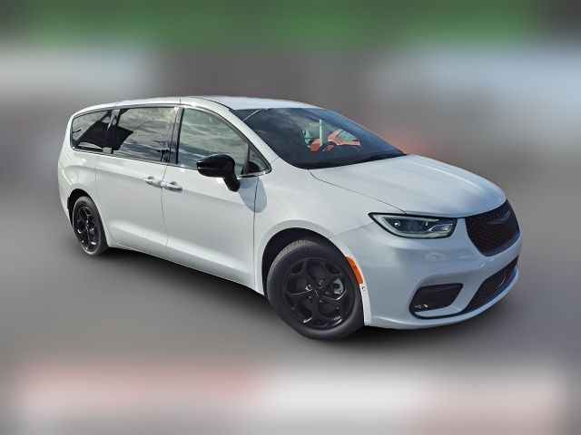 2024 Chrysler Pacifica Hybrid S Appearance Pkg