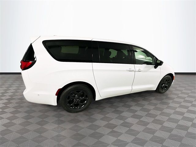 2024 Chrysler Pacifica Hybrid S Appearance Pkg