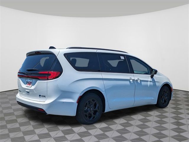 2024 Chrysler Pacifica Hybrid Premium S Appearance Pkg