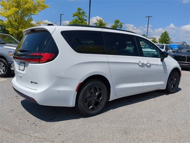 2024 Chrysler Pacifica Hybrid Premium S Appearance Pkg