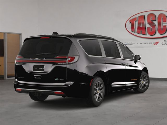 2024 Chrysler Pacifica Hybrid Road Tripper