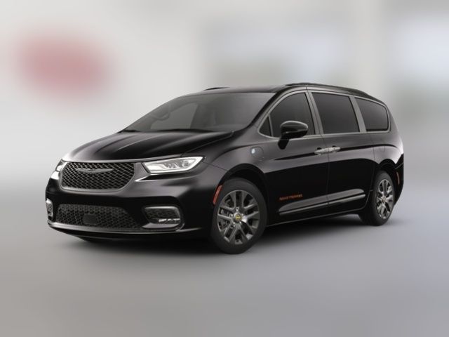 2024 Chrysler Pacifica Hybrid Road Tripper