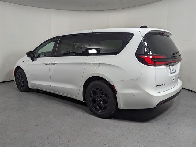 2024 Chrysler Pacifica Hybrid S Appearance Pkg