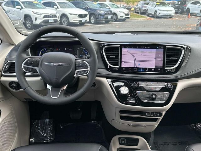 2024 Chrysler Pacifica Hybrid Select