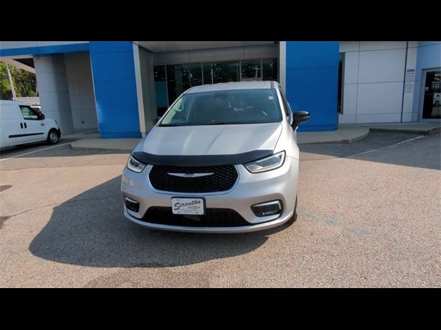 2024 Chrysler Pacifica Hybrid Select