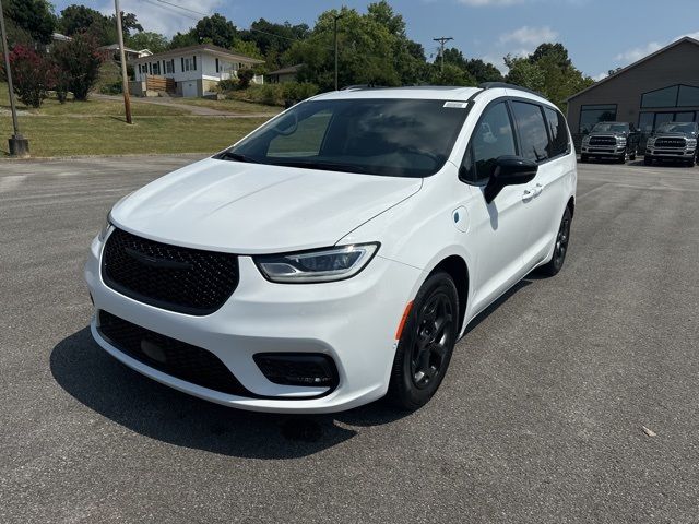 2024 Chrysler Pacifica Hybrid Premium S Appearance Pkg