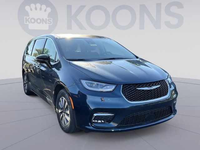 2024 Chrysler Pacifica Hybrid Select