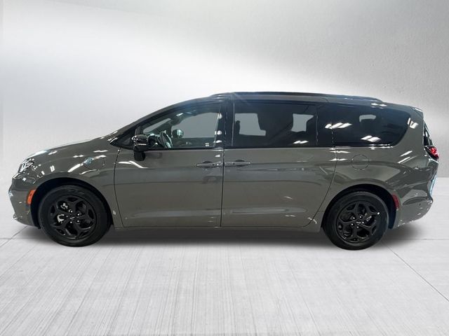 2024 Chrysler Pacifica Hybrid Premium S Appearance Pkg