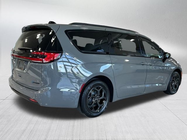 2024 Chrysler Pacifica Hybrid Premium S Appearance Pkg