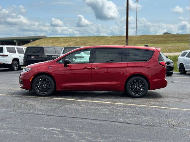 2024 Chrysler Pacifica Hybrid S Appearance Pkg