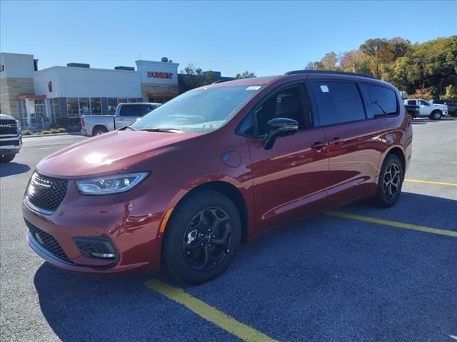 2024 Chrysler Pacifica Hybrid Premium S Appearance Pkg