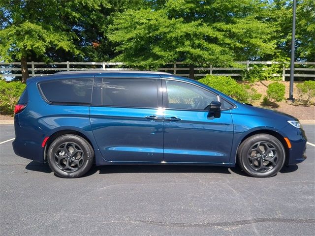 2024 Chrysler Pacifica Hybrid Premium S Appearance Pkg