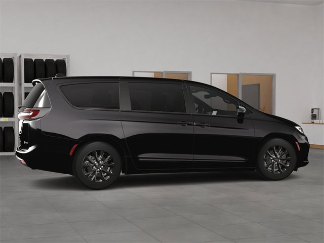 2024 Chrysler Pacifica Hybrid S Appearance Pkg