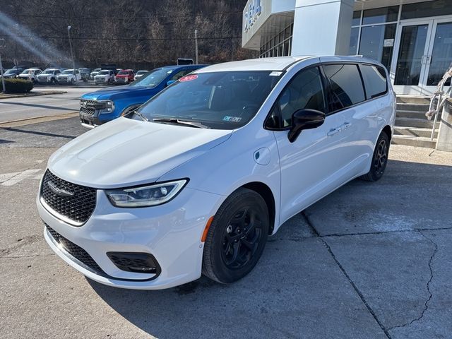 2024 Chrysler Pacifica Hybrid S Appearance Pkg