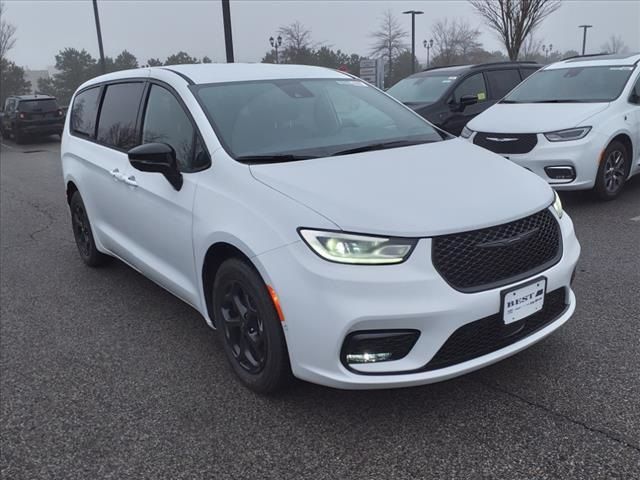 2024 Chrysler Pacifica Hybrid S Appearance Pkg