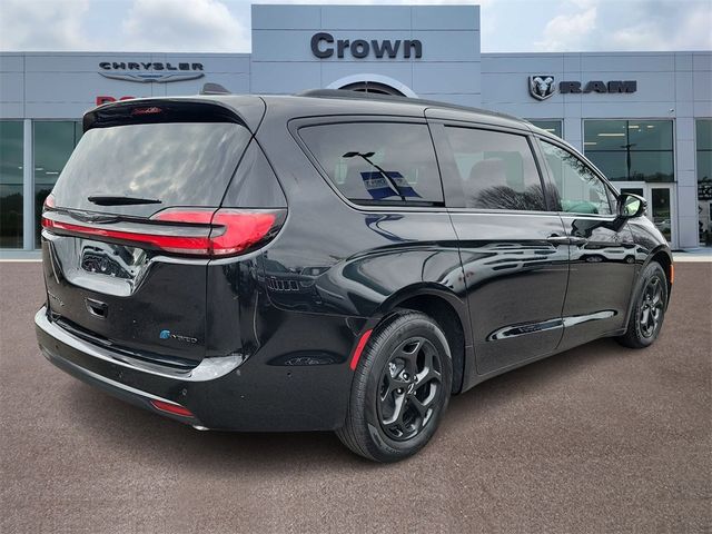 2024 Chrysler Pacifica Hybrid Premium S Appearance Pkg